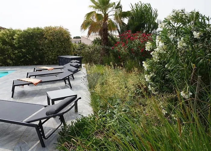 Holiday home Havre De Paix Avec Piscine Et Jacuzzi Narbonne